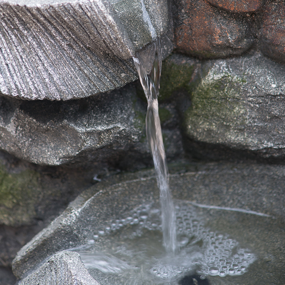 Resin Fluted Basin Tiered Outdoor Water Fountain 650 GPH material texture detail